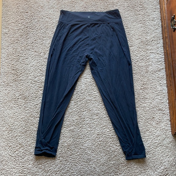 Loose cotton joggers with slit on the side size 8 - Picture 2 of 3